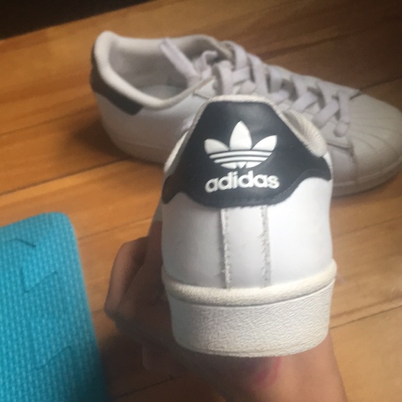 EXTREMELY GOOD CONDITION ADIDAS SUPERSTARS - Picture 4 of 4